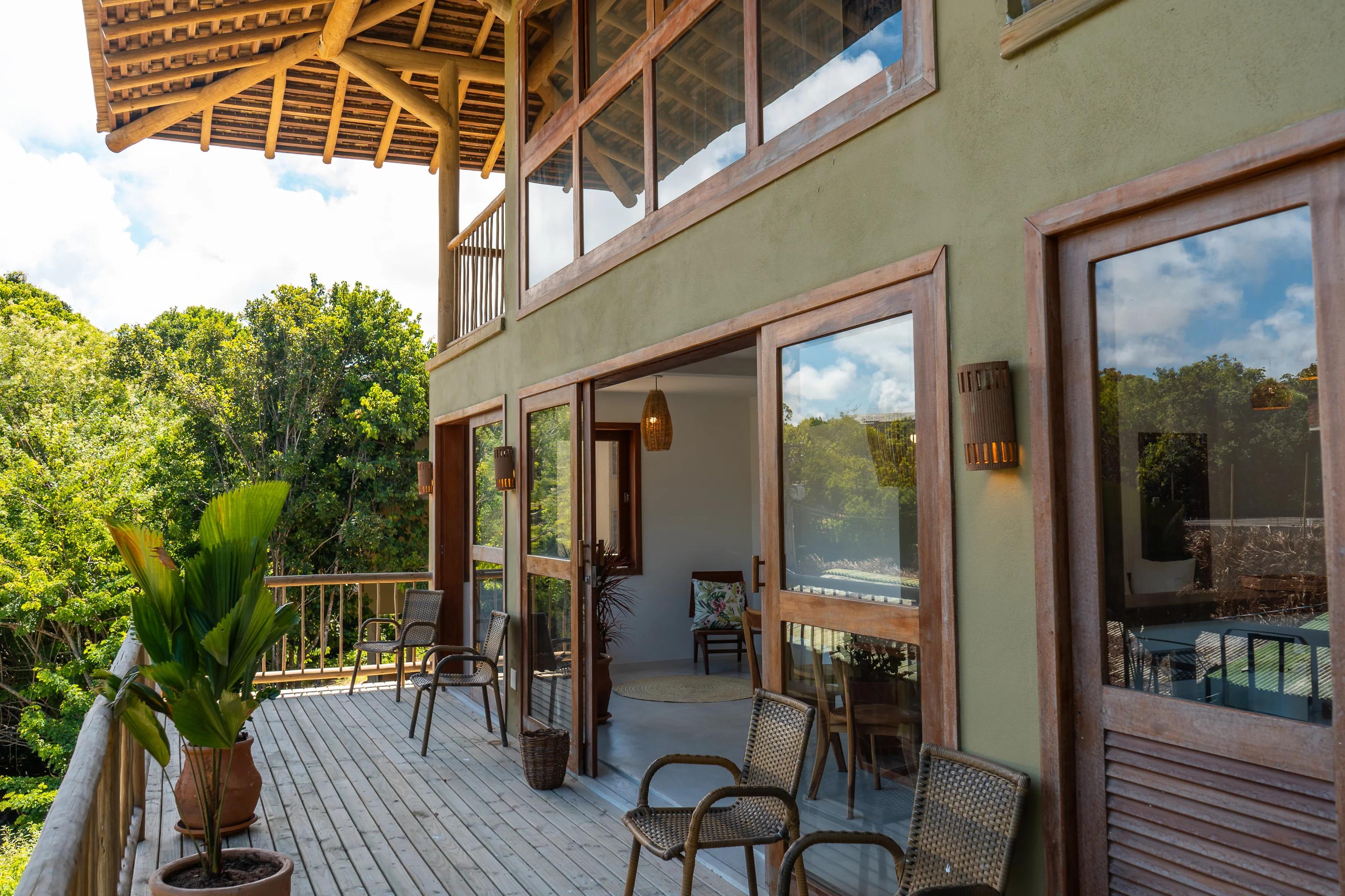 Casa 44 - facade and deck