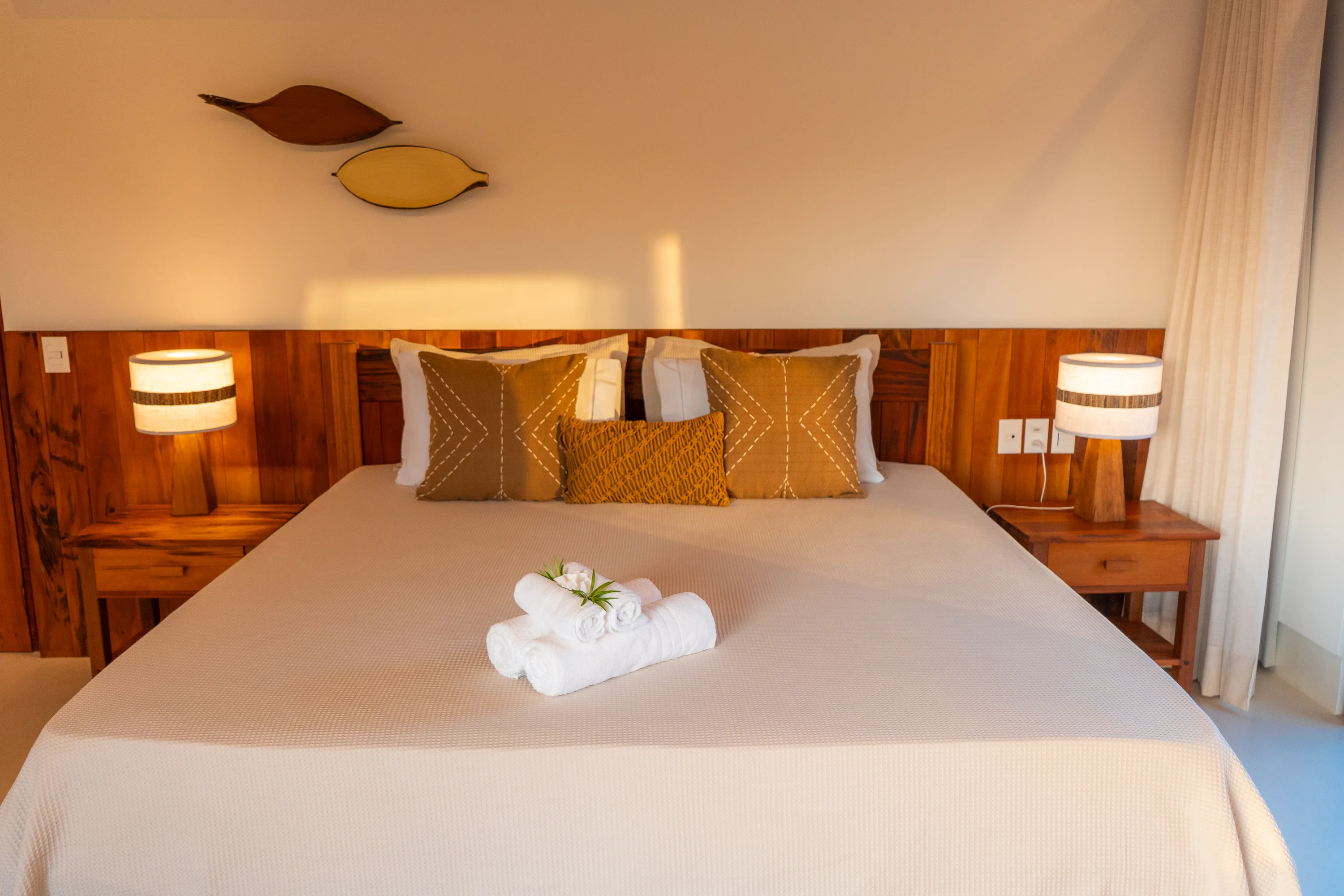 Terravista Schlafzimmer — Doppelbett mit Sorgfalt vorbereitet