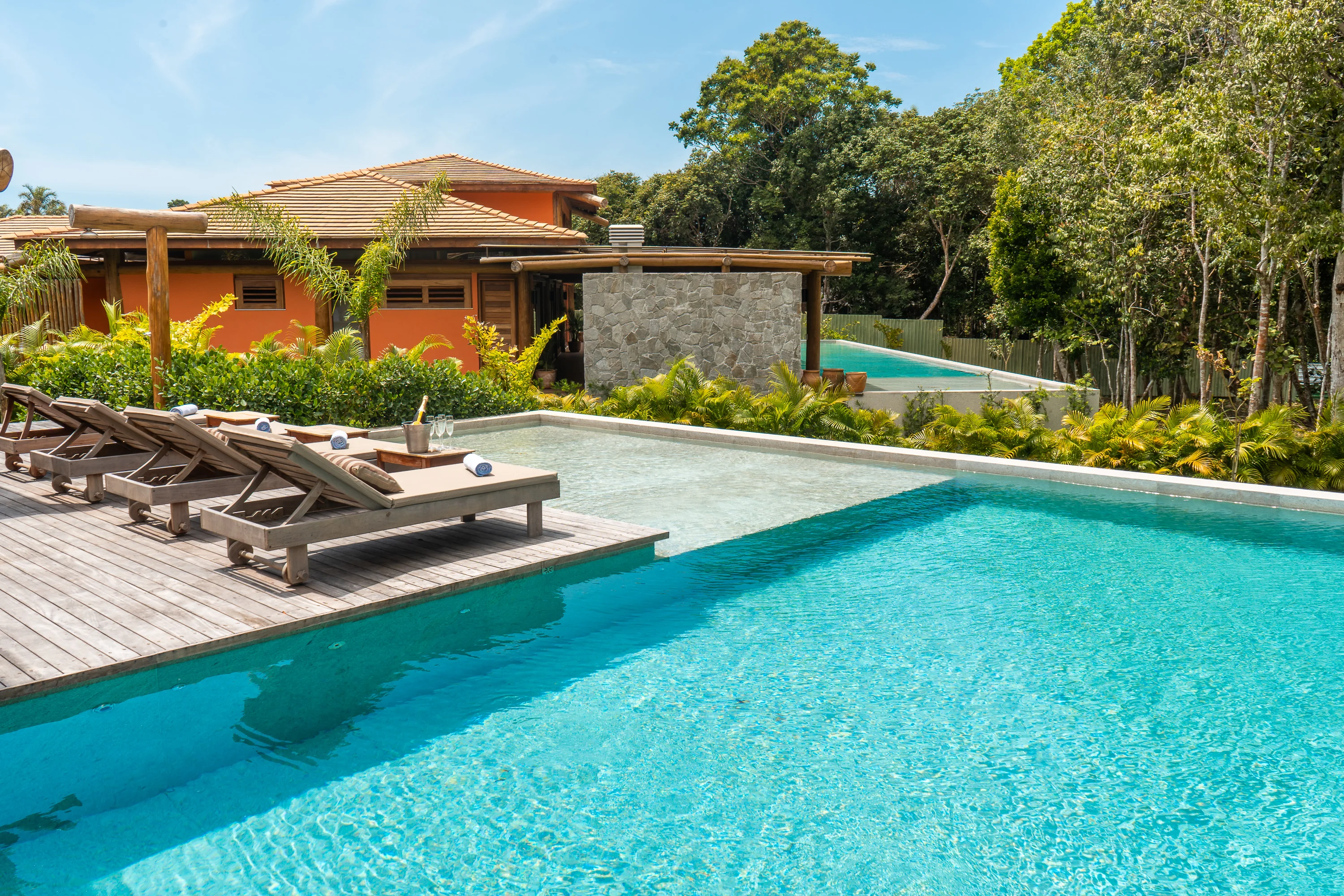 Casa 88 - piscina com espreguiçadeiras