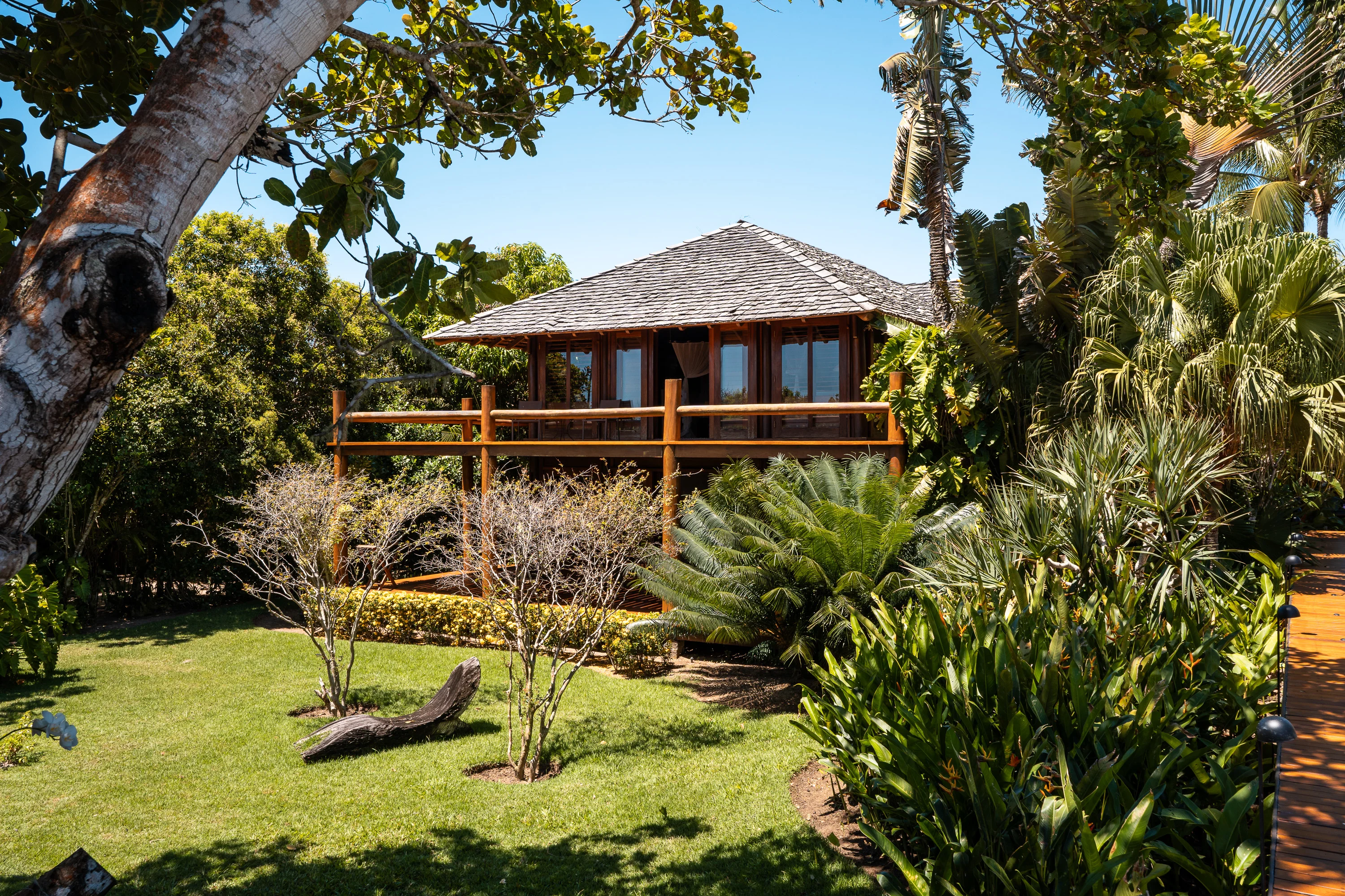 Patimirim Casa Azul - fachada y jardín