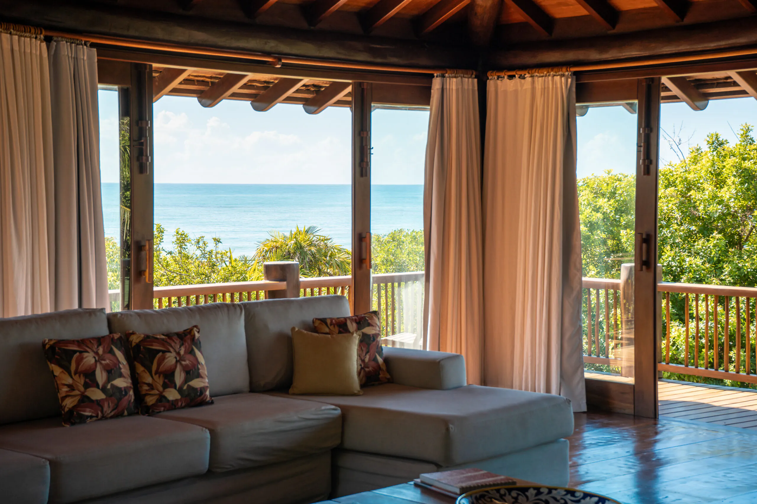 Patimirim Casa Azul - sala con vista al mar
